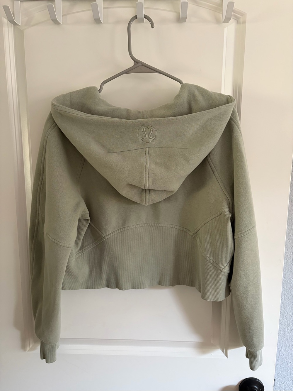 lululemon Women’s Scuba Cropped Half-Zip Hoodie Sweater Sage Green gold zip - Picture 3 of 4